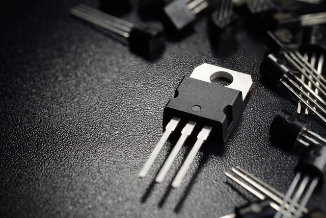 供應(yīng)Microchip單片機(jī)，Kingston存儲(chǔ)器，Actions藍(lán)牙智能音頻，Navitas氮化鎵芯片