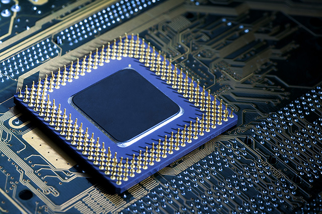 供應(yīng) Renesas 時(shí)鐘和定時(shí)：晶體振蕩器、抖動(dòng)衰減器、VersaClock 可編程時(shí)鐘